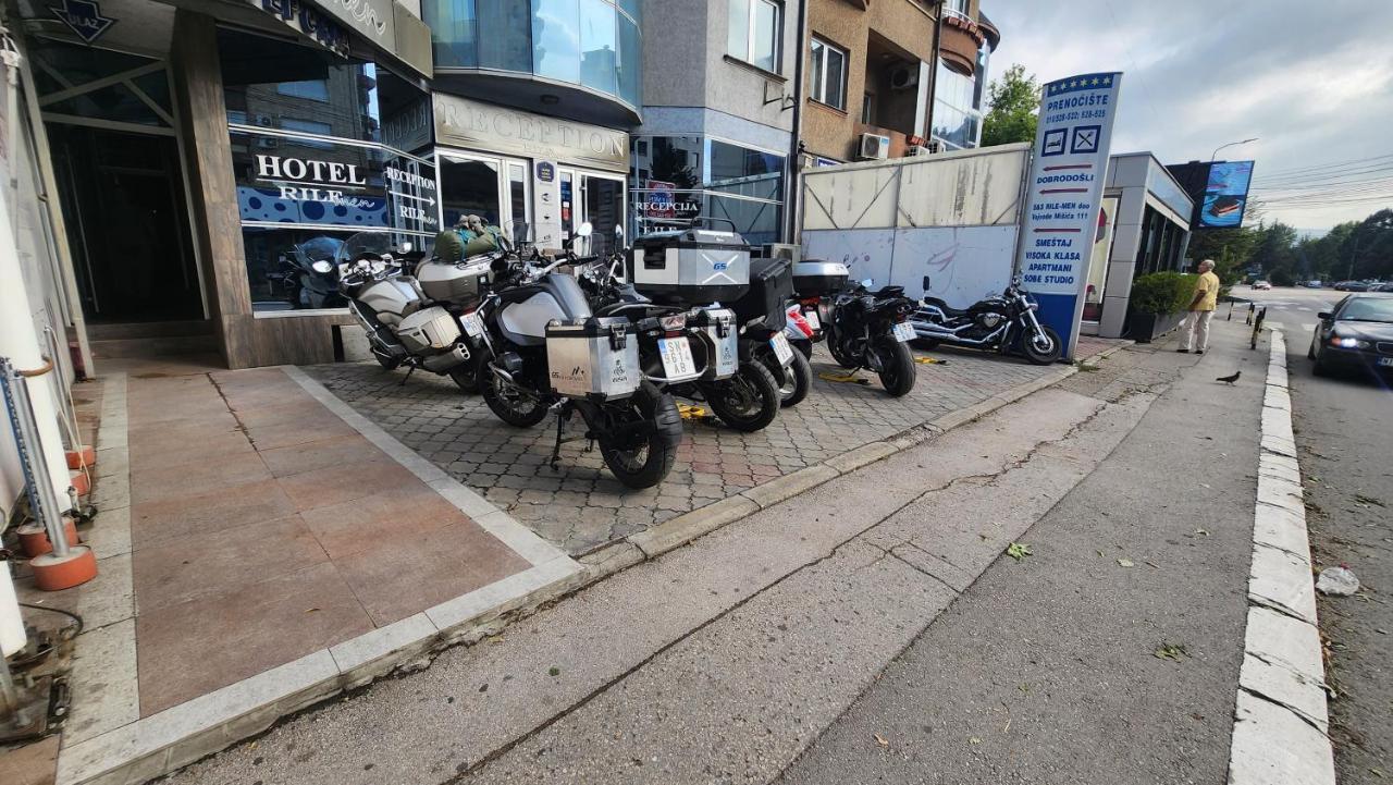 Hotel Rile Men Blue Ni Eksteriør billede