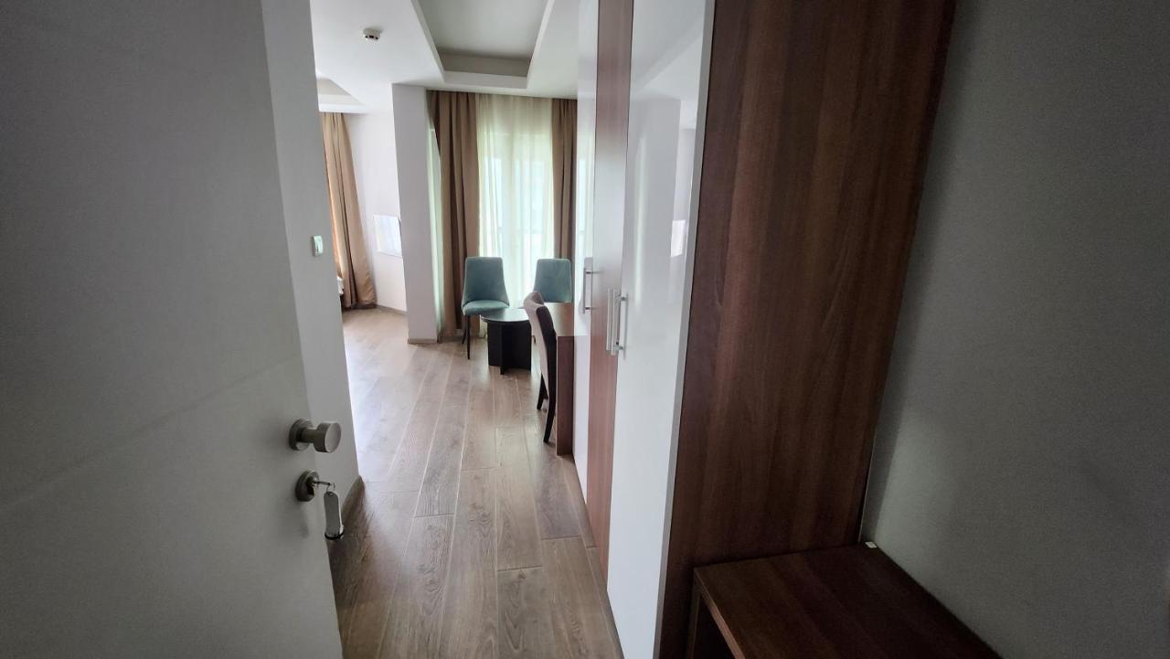 Hotel Rile Men Blue Ni Eksteriør billede